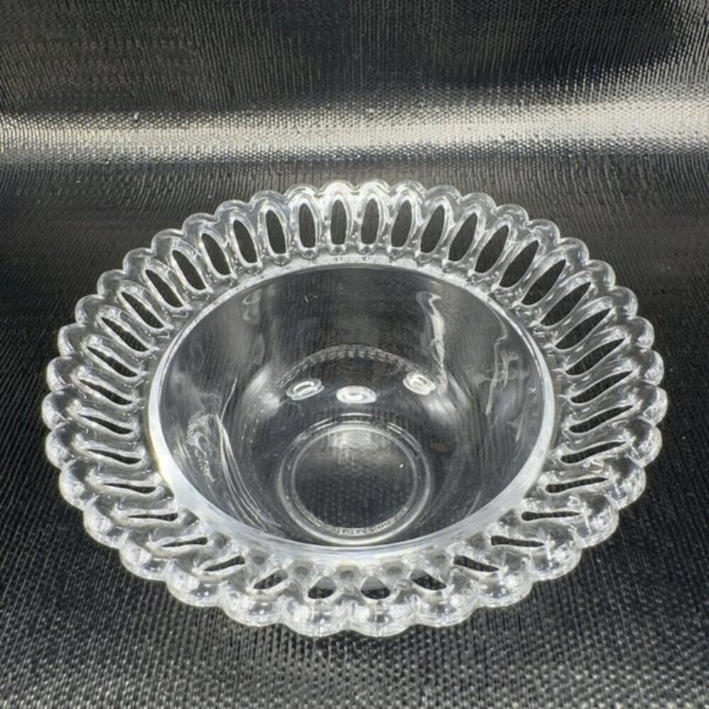 Vintage‎ Clear Glass Bowl With Blown Glass Looped Rim Dish Bowl Decorative Bowl